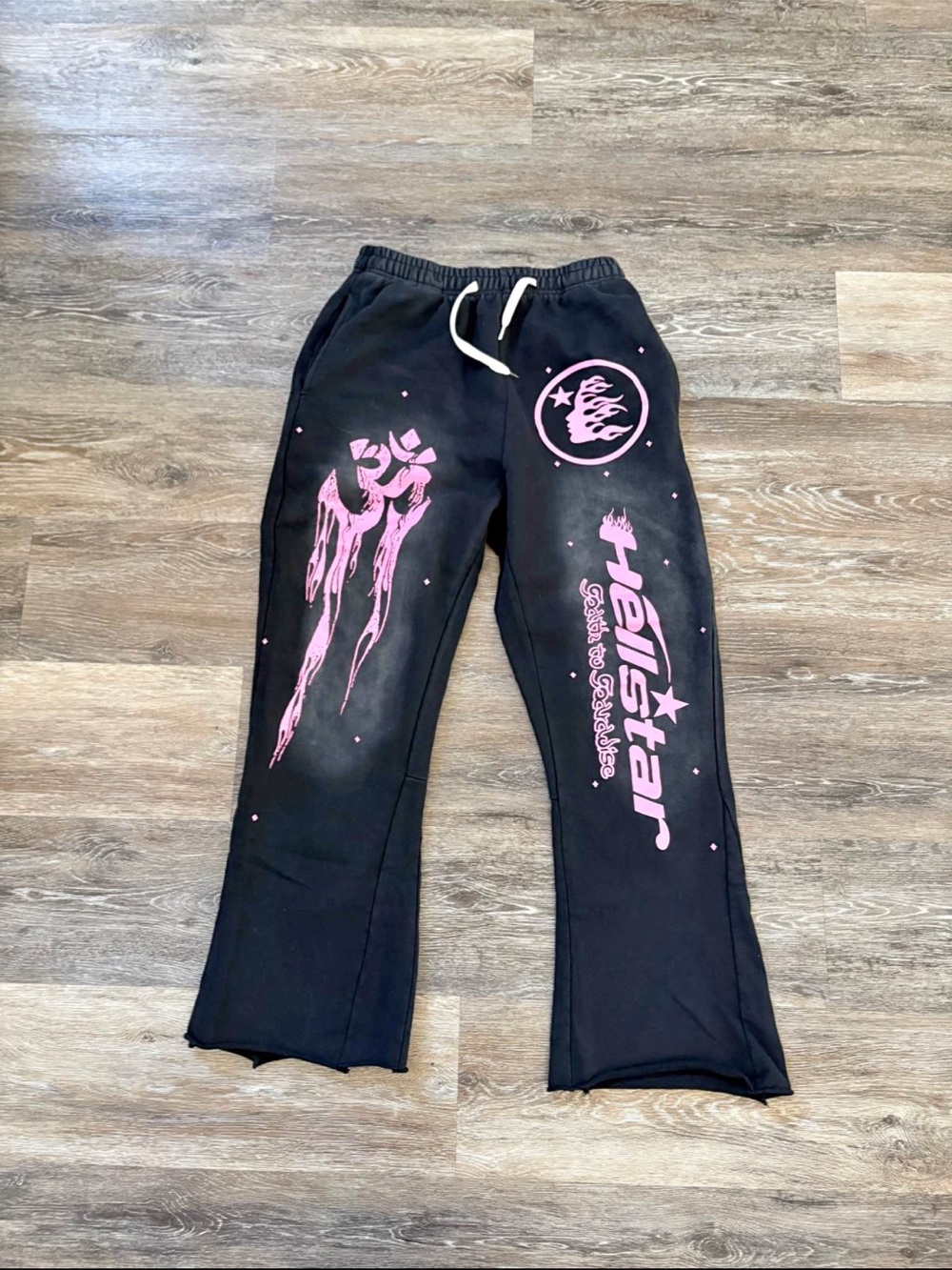 Hellstar sweats size large Paradise flare (unisex)